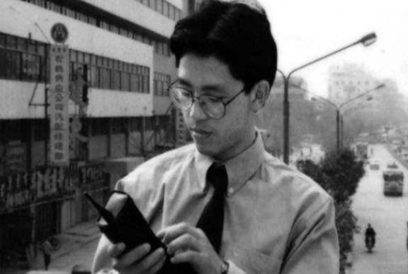 手机选号:他是中国手机号第一人，用2.6万买下首个手机号，现在过得如何